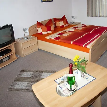 Doppelzimmer Mit Gemeinschaftsbad *